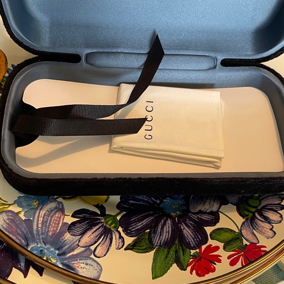 Gucci NWT! Green and Red Sunglasses for Women - Picture 9 of 16